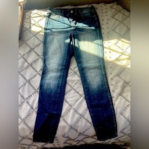 Size 2 White House Black Market Skinny Jeans
